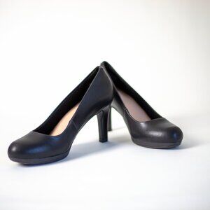 Clarks Adriel Viola Black Leather Pump | Women's 8.5 | 3" Heel | Ortholite